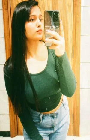 call girls service in Kamla Nagar