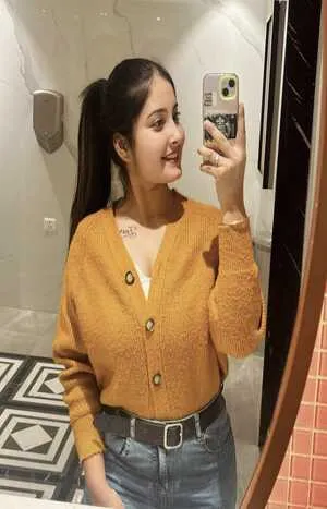 young call girl in Kamla Nagar