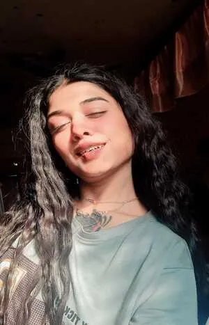 VIP call girl in Kamla Nagar