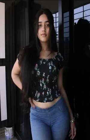 call girl service in Kamla Nagar